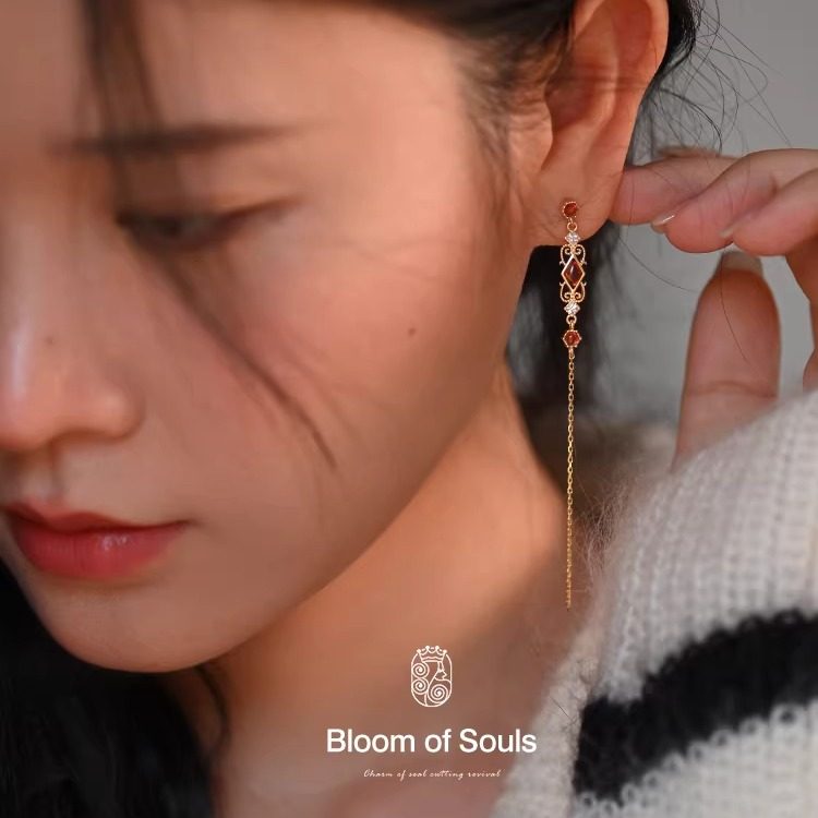 《绯红香氛》原创设计S925纯银耳钉天然红石榴石耳环复古红色礼物,淘宝优惠券,粉丝福利购,淘宝优惠卷