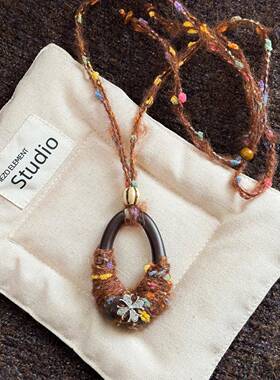 咖色不规则毛线项链女2025新款可调节秋冬毛衣链小众独特吊坠配饰