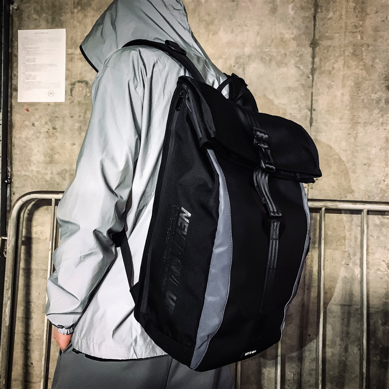 2021年新款潮牌男士骑行双肩背包 梦凡客双肩背包