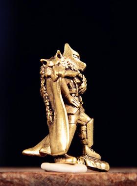 披风战锤纯黄铜摆件个性纯铜办公桌装饰茶宠摆设桌面摆饰跨境热卖