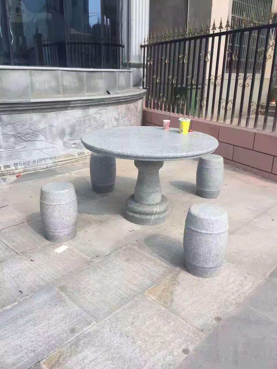 天然花岗岩石桌石凳家用仿古户外休闲圆桌茶台庭院花园大理石直销
