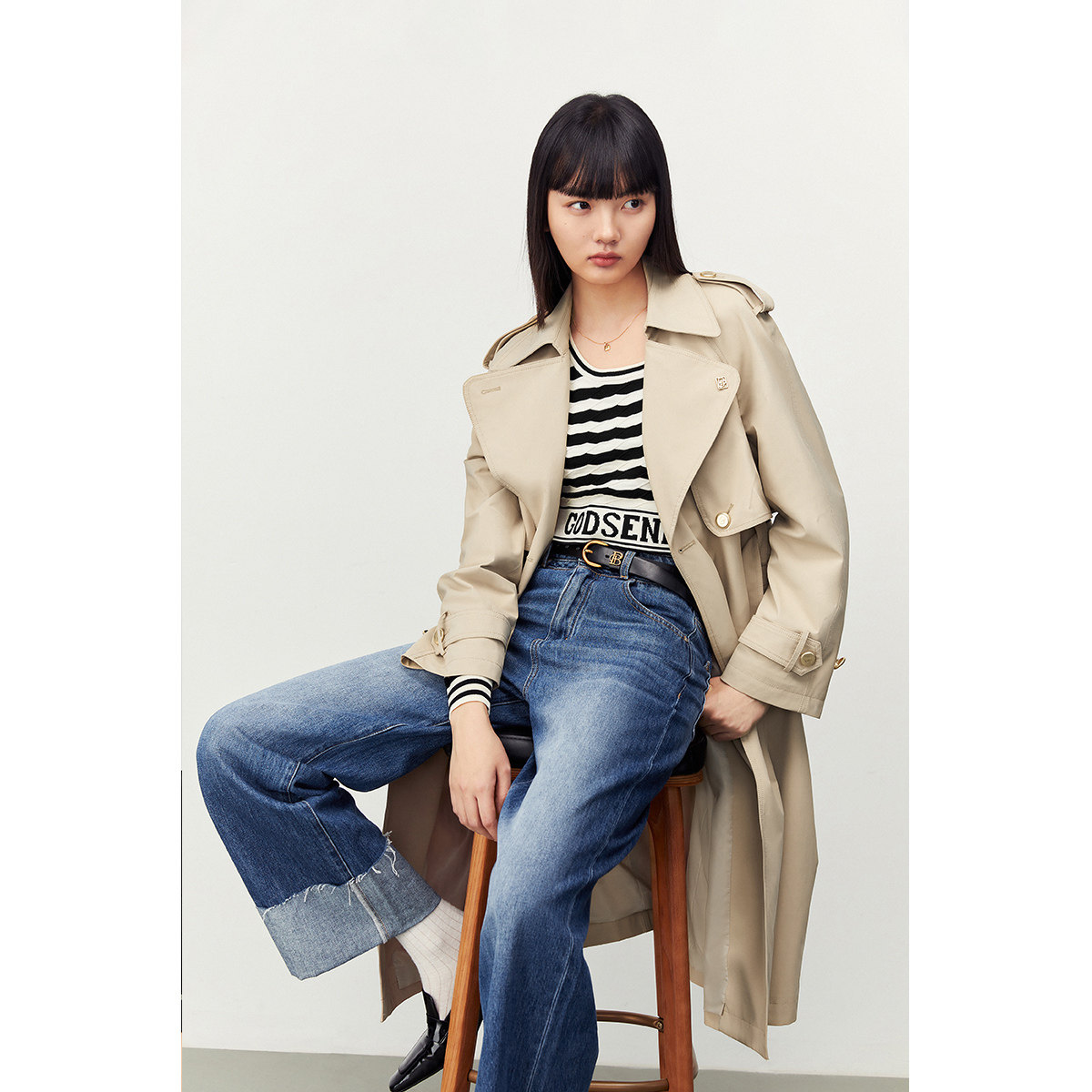 太平鸟长款翻领2023年春季新款风衣 太平鸟outlets店风衣