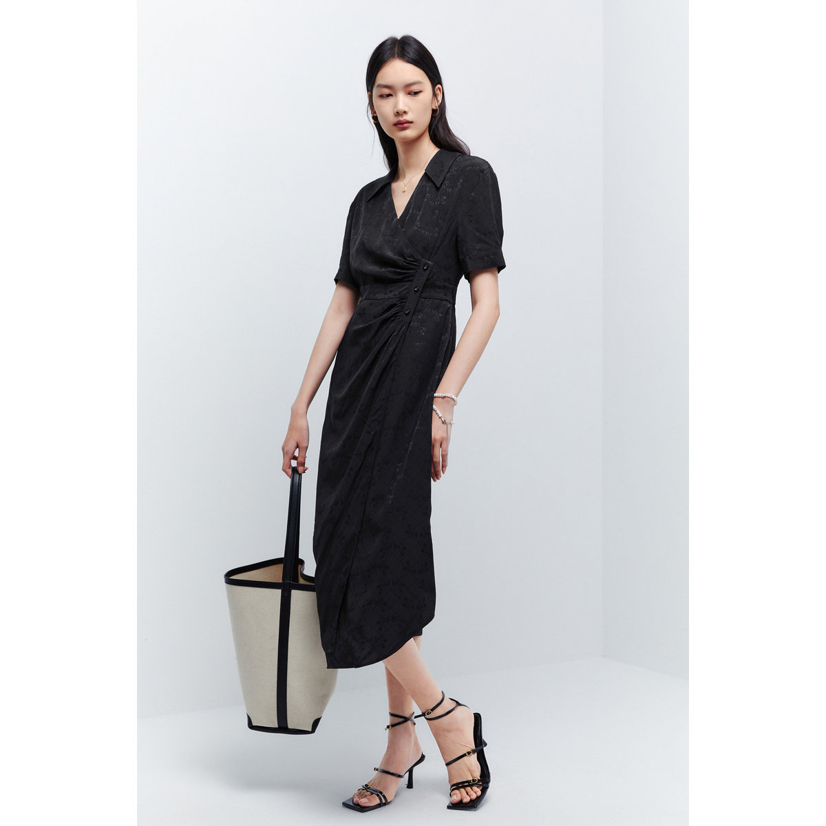  太平鸟outlets店连衣裙