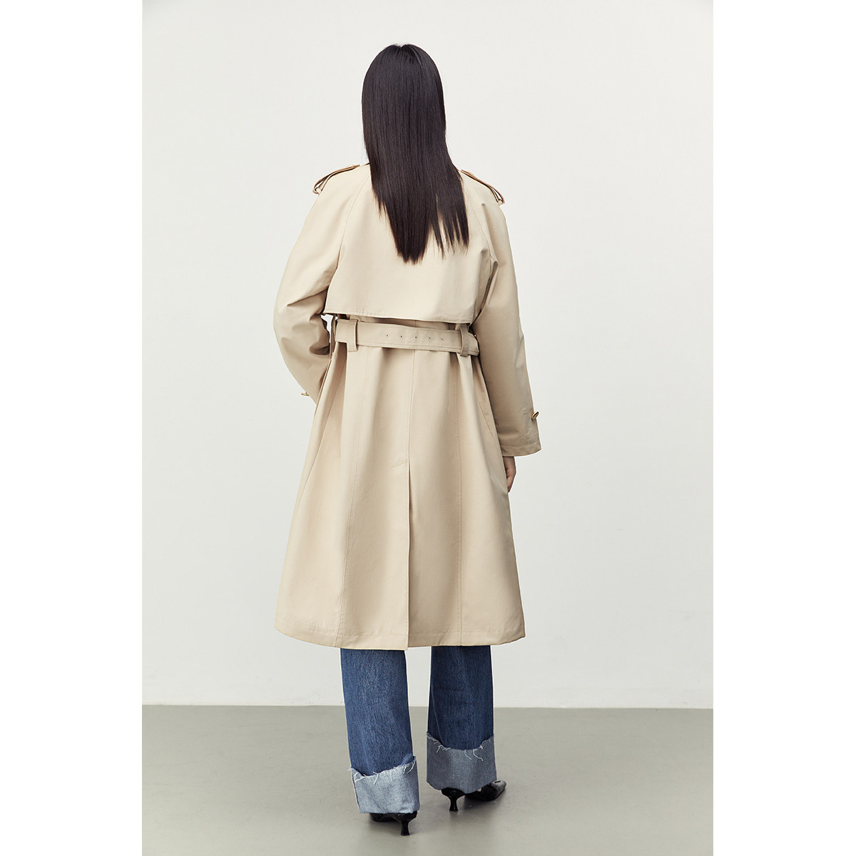 太平鸟长款翻领2023年春季新款风衣 太平鸟outlets店风衣