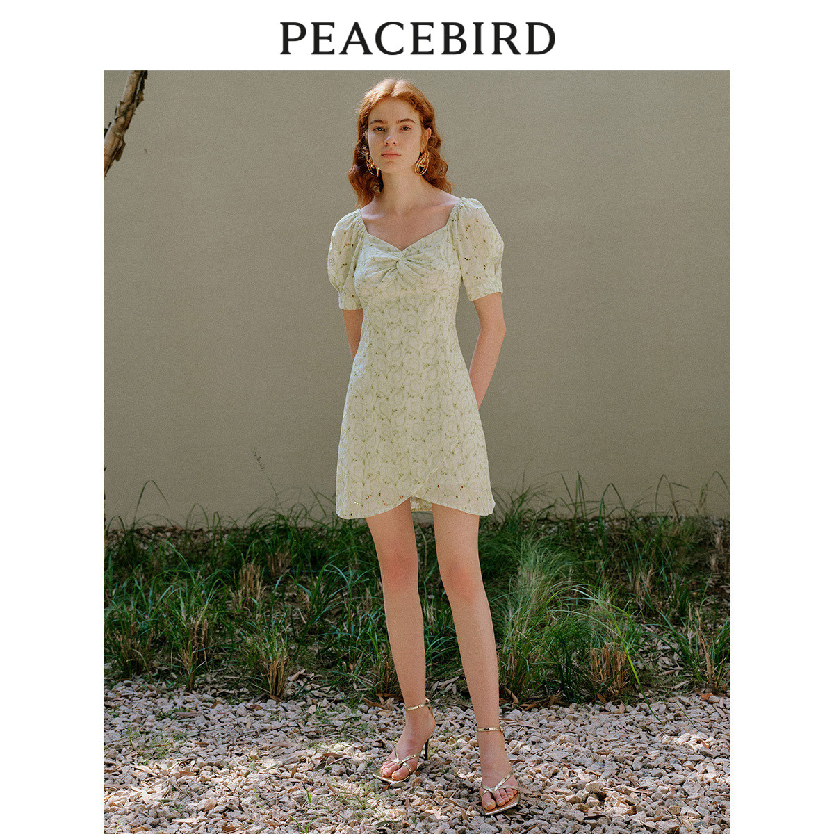  太平鸟outlets店连衣裙