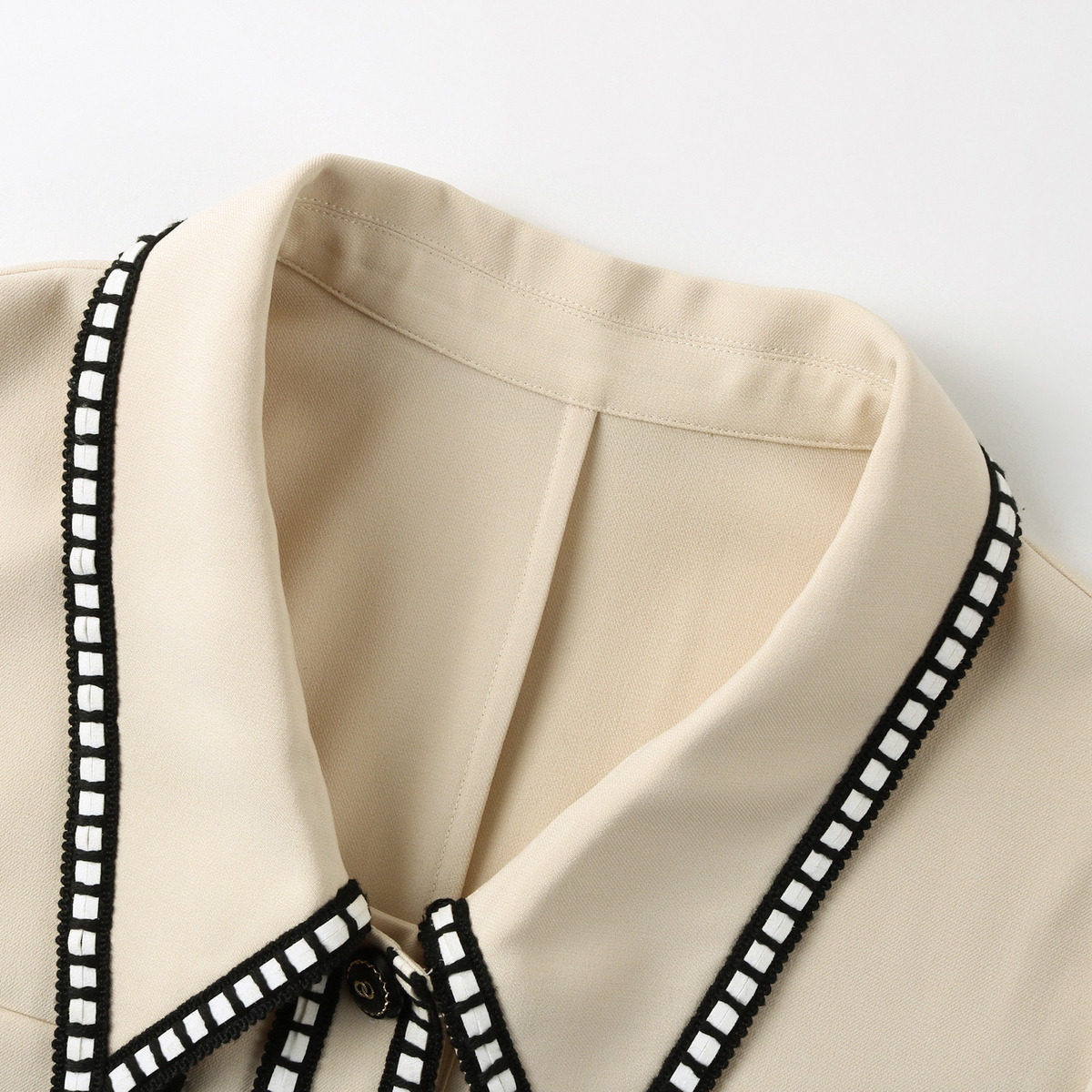  太平鸟outlets店连衣裙