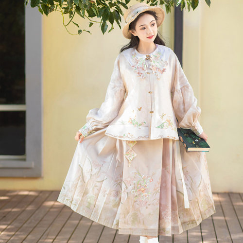 花朝记｜春意蔓延｜中长马面裙汉服元素贴布绣比甲国风娃娃领衬衫 - 图0