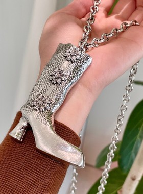 长筒靴项链女非洲菊小众设计复古时尚鞋子项链毛衣链51