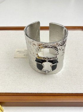 法式高级经典轻奢钥匙孔手镯珐琅褶皱肌理感黑金滴油开口手环53