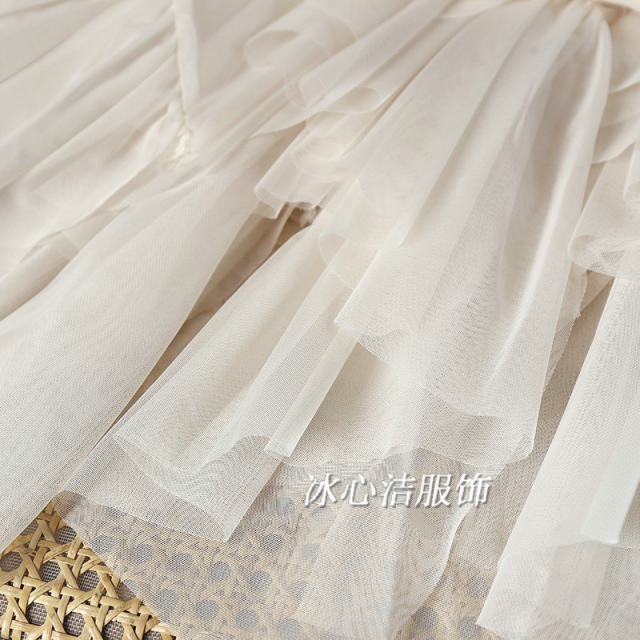 High quality goods! Irregular ruffled mesh skirt