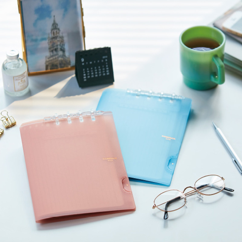 日本KING JIM锦宫COMPACK NOTE对折式B5活页本便携轻薄彩色软皮外壳可对折A4活页本 A5方格内页磨砂透明封面 - 图1