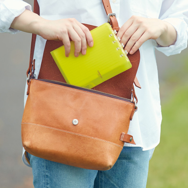 日本KING JIM锦宫COMPACK NOTE对折式B5活页本便携轻薄彩色软皮外壳可对折A4活页本 A5方格内页磨砂透明封面 - 图3