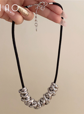 神秘律动 轻奢高级感冷淡风金属不规则吊坠项链 黑绳短款个性配饰