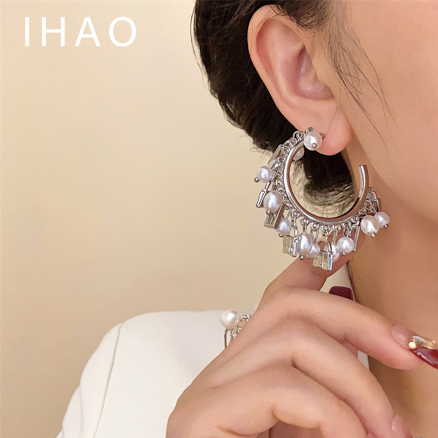 珍珠流苏C形耳环小众设计感夸张耳圈女网红高级感轻奢港风耳饰潮,淘宝优惠券,粉丝福利购,淘宝优惠卷