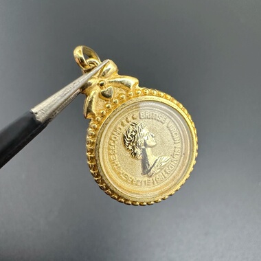 中古vintage镀金打标女王币吊坠裸坠伊丽莎白头像款 精美女士吊坠