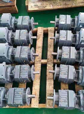 RD47底脚轴伸式安装轴输入双轴型斜齿轮减速机硬齿面齿轮减速机