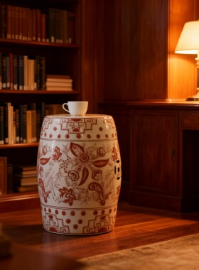 中国风红白花鸟镂空陶瓷鼓凳