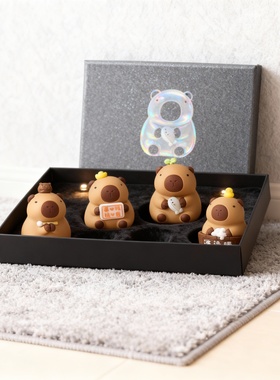 创意卡皮巴拉水豚公仔桌面摆件