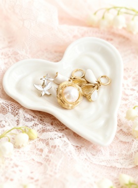 陶瓷心形花朵首饰收纳盘摆件