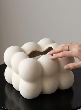 现代简约白色球形装饰摆件