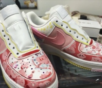 The hand painted shoes can be designed to be