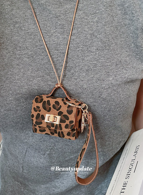 皮革豹纹饰品包包可拆卸吊坠项链欧美百搭锁骨链轻奢高级感毛衣链