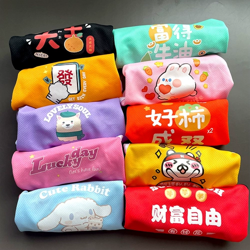 Три -летний магазин шесть размеров кошек, празднующих собак Тедди Тедди осенью и зимней одеждой, маленький собачье питомец Bomei 2023 Новый Bien Bears Puppy Новый год