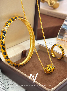 新款镶钻豹纹戒指项链手镯女金色轻奢高级感百搭三件套首饰送礼物