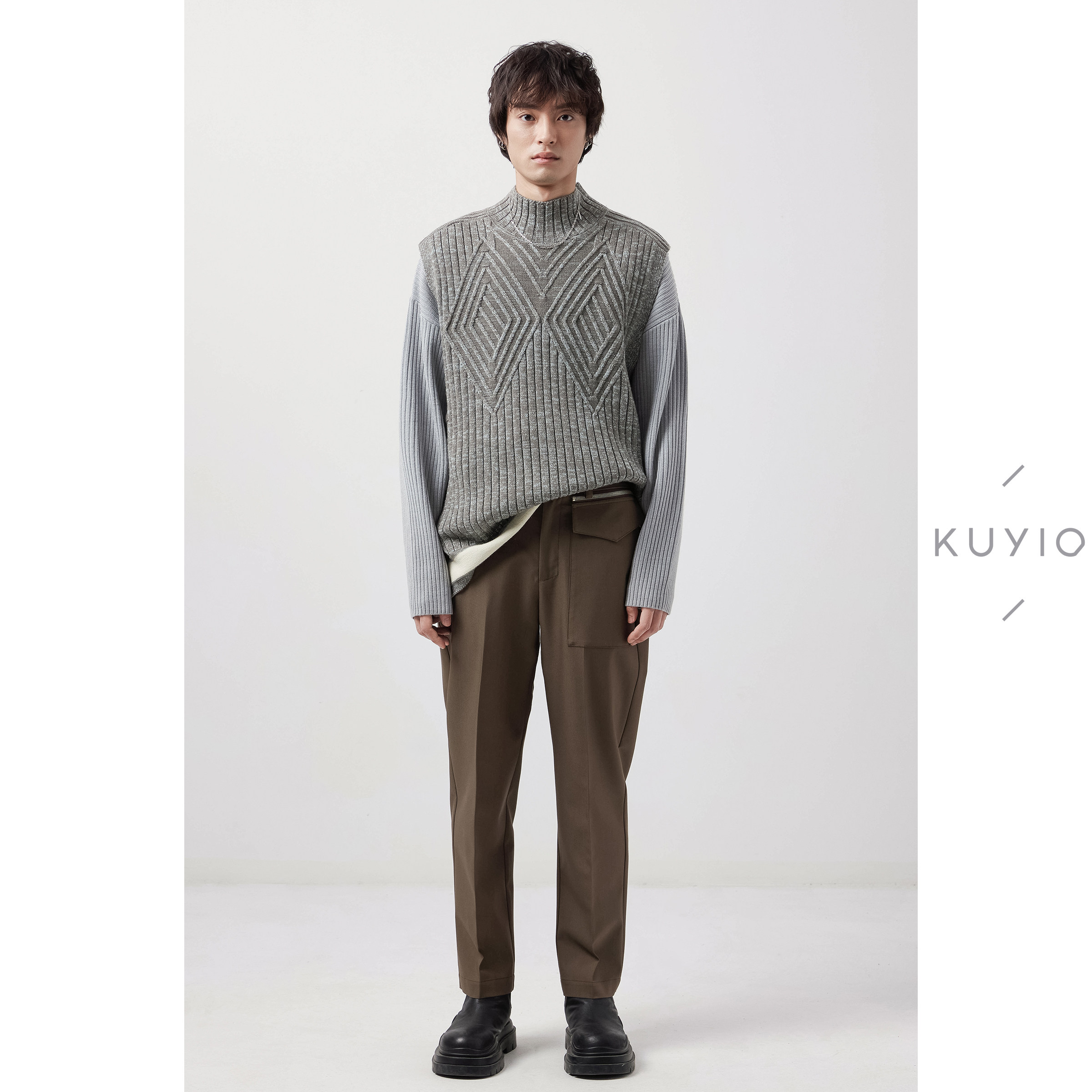 KUYIOU/立体几何提花肌理 羊毛混纺下摆开叉半高领针织马甲男 B04,淘宝优惠券,粉丝福利购,淘宝优惠卷