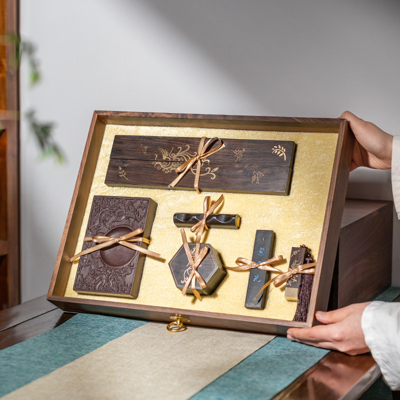  张小凤文房四宝