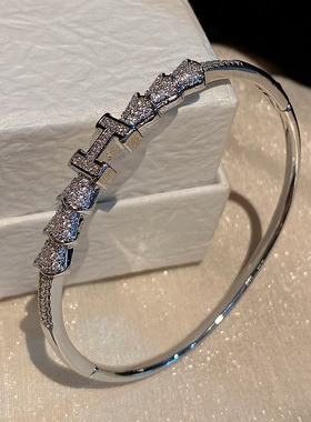 跨境热卖卡家钉子手镯女欧美轻奢电镀手环感设计开口手镯手饰