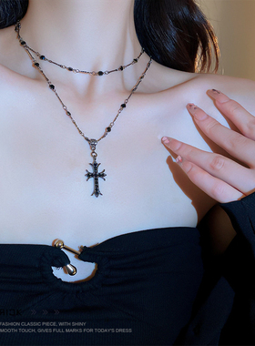 双层叠戴十字架项链暗黑锁骨链