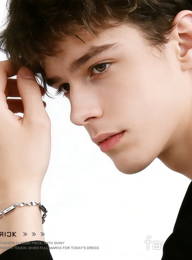 莫比乌斯钛钢不掉色男士手链