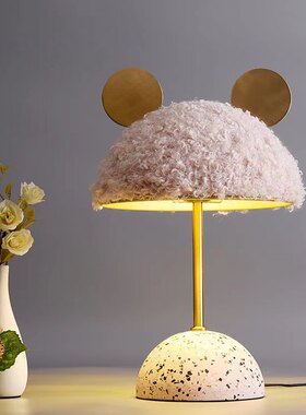 现代样板间儿童房泡泡玛特主题女孩房卧室书桌面卡通手办书籍摆件