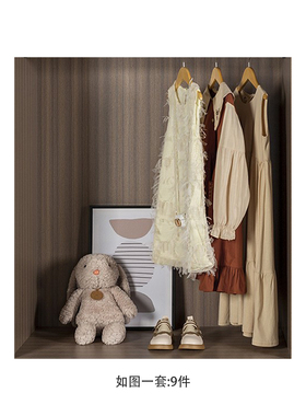 样板房9~13岁女童衣柜橙色长袖裙无袖裙小皮鞋装饰画清新软装组合