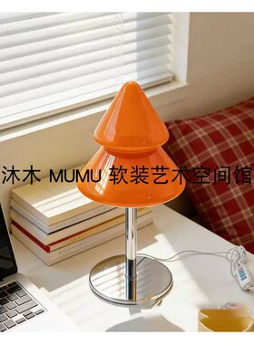 现代简约样板间儿童房书桌软装饰品摆件儿童画相框画板组合搭配
