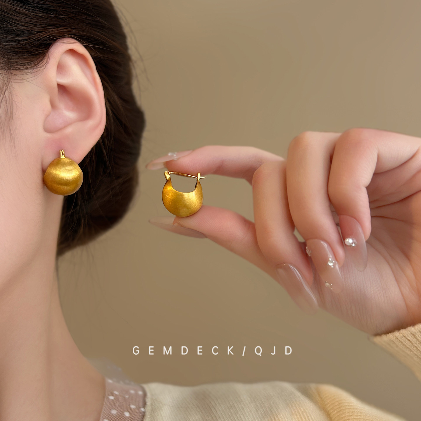 冷淡风金色拉丝豆豆耳环复古港风几何简约耳扣高级感气质百搭耳饰,淘宝优惠券,粉丝福利购,淘宝优惠卷