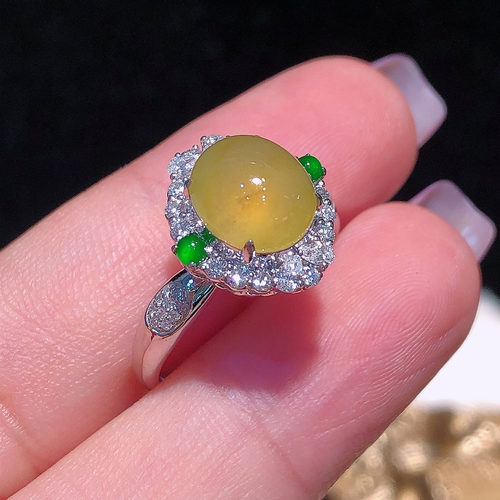 翠秦之皇冰黄翡翠蛋面戒指 18k金镶嵌天然翡翠A货种色兼备气质 - 图0