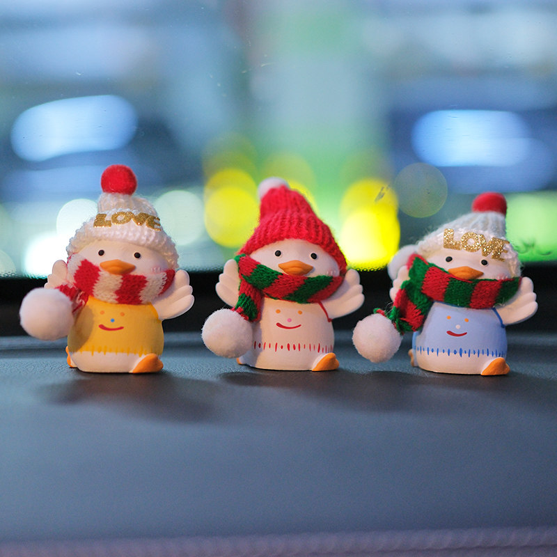 新年圣诞节礼物汽车控台香薰装饰摆件可爱公仔桌面高级男女伴手礼