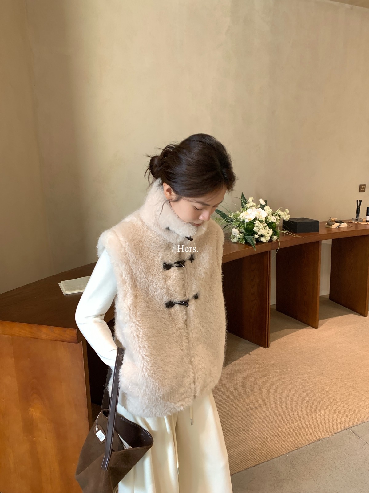 一勺甜 hers牛角扣立领仿皮毛一体牛角扣马甲女2025冬季 92657#,淘宝优惠券,粉丝福利购,淘宝优惠卷