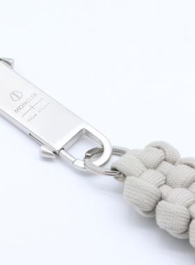 MONCLER 男士手链手镯 MU01F6H02M8333200 SS2026 米白色