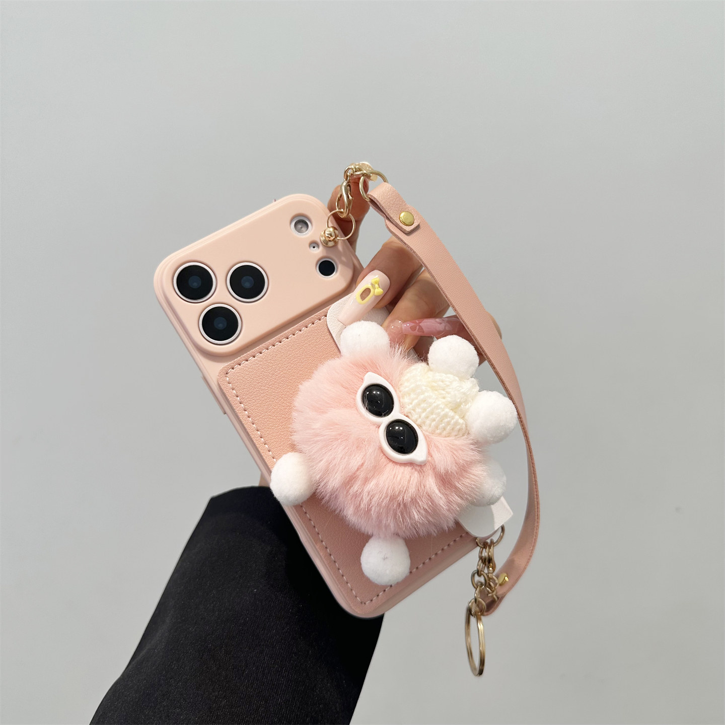 粉色毛绒煤球零钱包适用iPhone17promax苹果16pro手机壳15新款13斜跨挂绳14皮质11/xs女款16plus卡通12保护套,淘宝优惠券,粉丝福利购,淘宝优惠卷