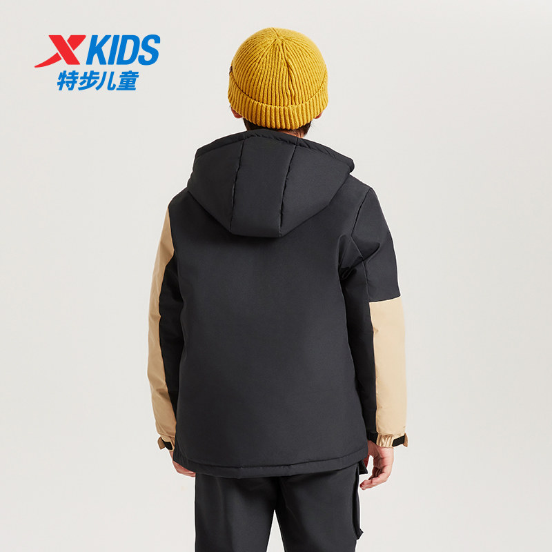  特步童装outlets店羽绒服