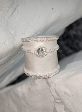 暗黑925纯银白色喷砂锆石戒指