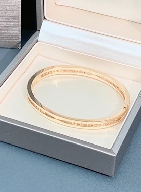 Bvlgari宝格丽玫瑰金镂空字母