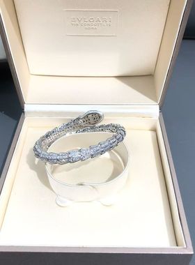 二手推荐宝格丽SERPENTI蛇形白金满钻手镯经典祖母绿眼蛇头手镯