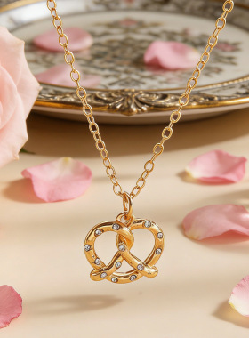 新款碱水包吊坠女小众百搭轻奢高