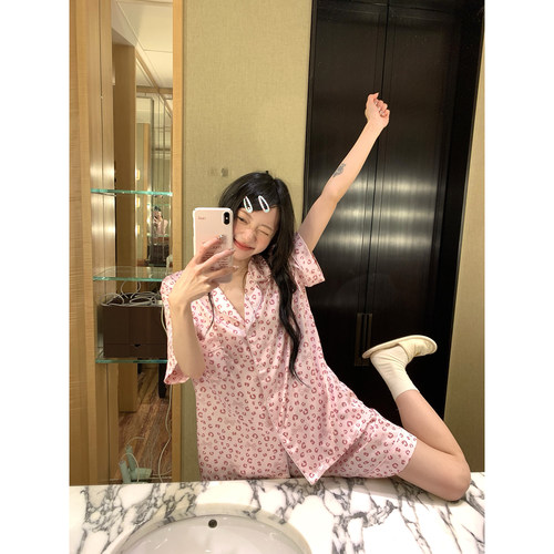 馨帮帮Homedress 甜美豹纹冰丝睡衣套装女夏季短袖短裤薄款家居服 - 图3
