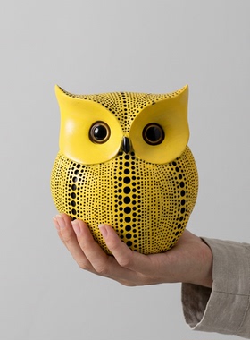 黄色猫头鹰卡通装饰摆件