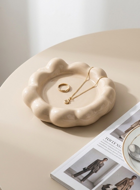 ins风可爱花瓣陶瓷收纳盘摆件